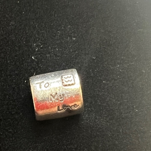 Pandora Love Letter, Red Enamel Sterling Silver Charm Bead - Picture 3 of 10